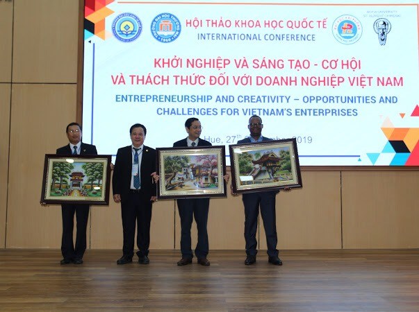 Hội thảo ''Khởi nghiệp & sáng tạo - Cơ hội và thách thức đối với doanh nghiệp VN"